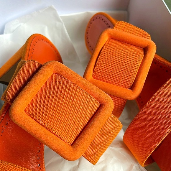 Manolo Blahnik Titubanew Linen Buckle Slide Sandals - Picture 5 of 7